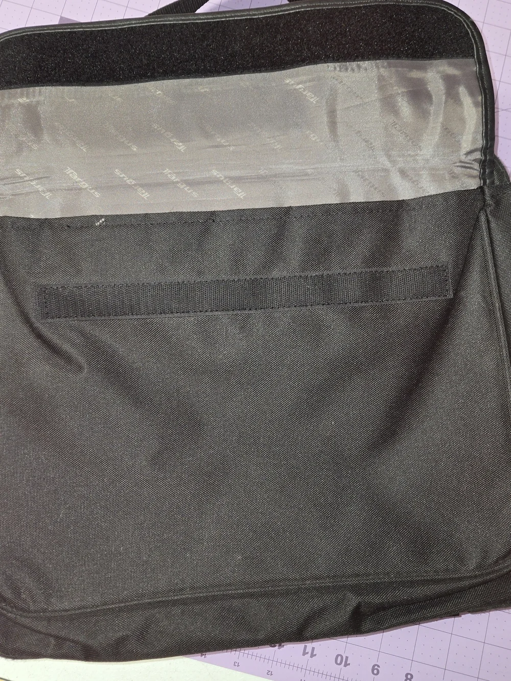 Targus Black Laptop Briefcase Messenger Bag Padded 15